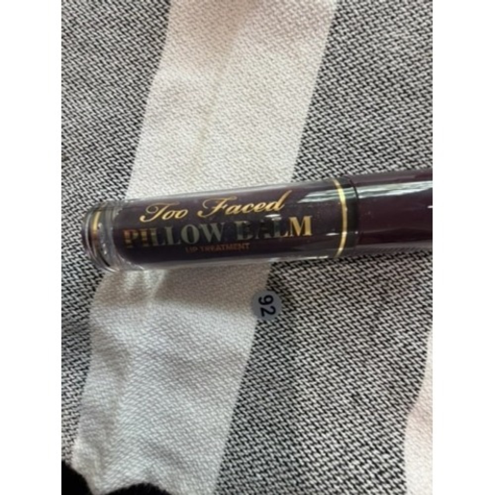 Too Faced Hangover Pillow Balm Ultra-Hydrating Lip Treatment Berry Plum Tinted
